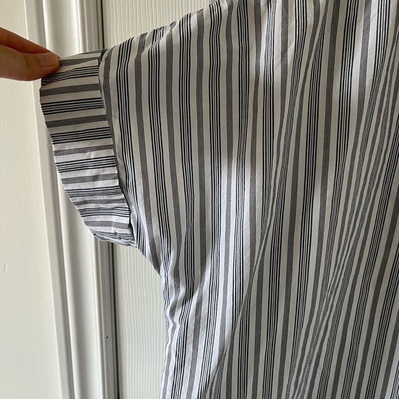 Light Weight Tunic Top - Picture 3 of 4